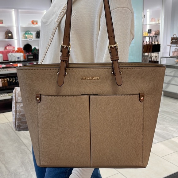 MICHAEL KORS JET SET TRAVEL MEDIUM DOUBLE POCKET TOTE NON-LEATHER VEGAN 
Camel - Picture 2 of 16